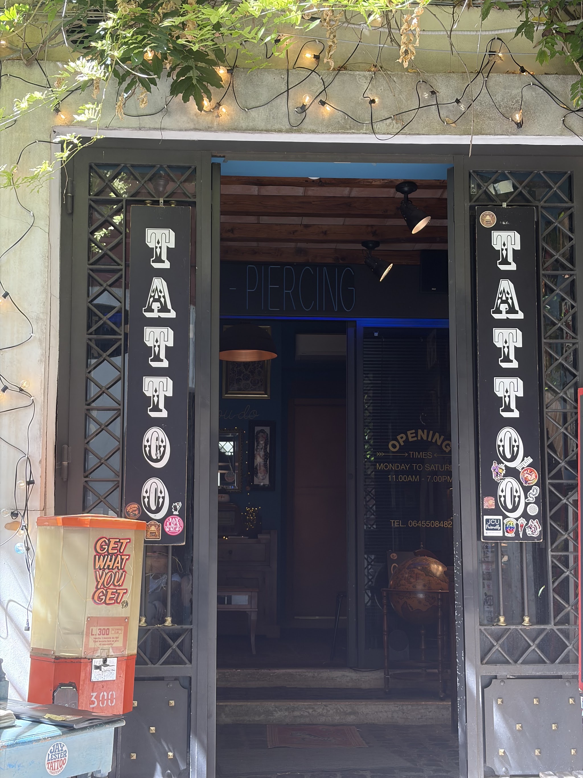 Ingresso dello studio