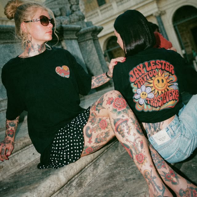 Abbigliamento e tatuaggi Jay Lester Tattoo